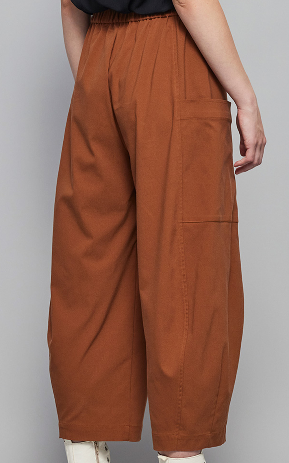 Crescent Contour Pant product photo.