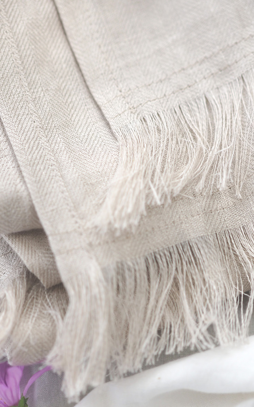 Linen Shawl product photo.