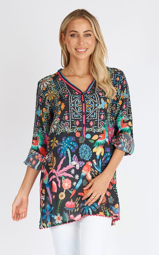 Senorita Tunic product photo.