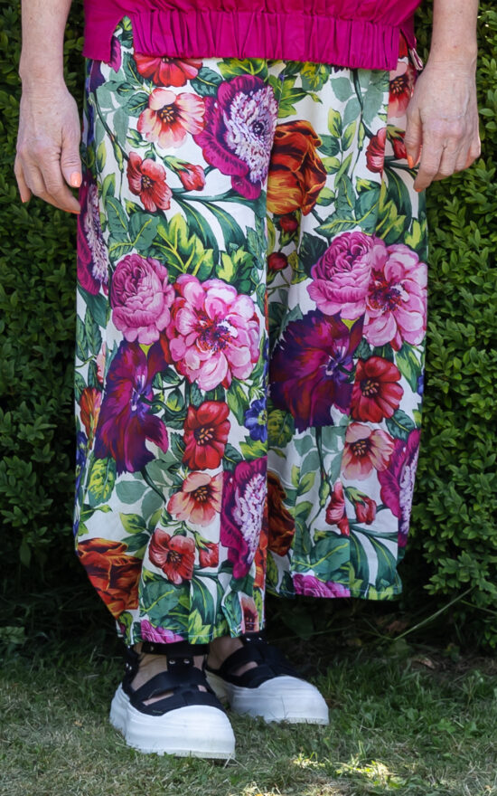 Artful Pant Hybrid Rose product photo.