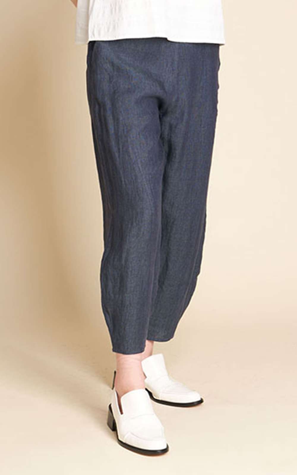 Perfect Curve Pant product photo.