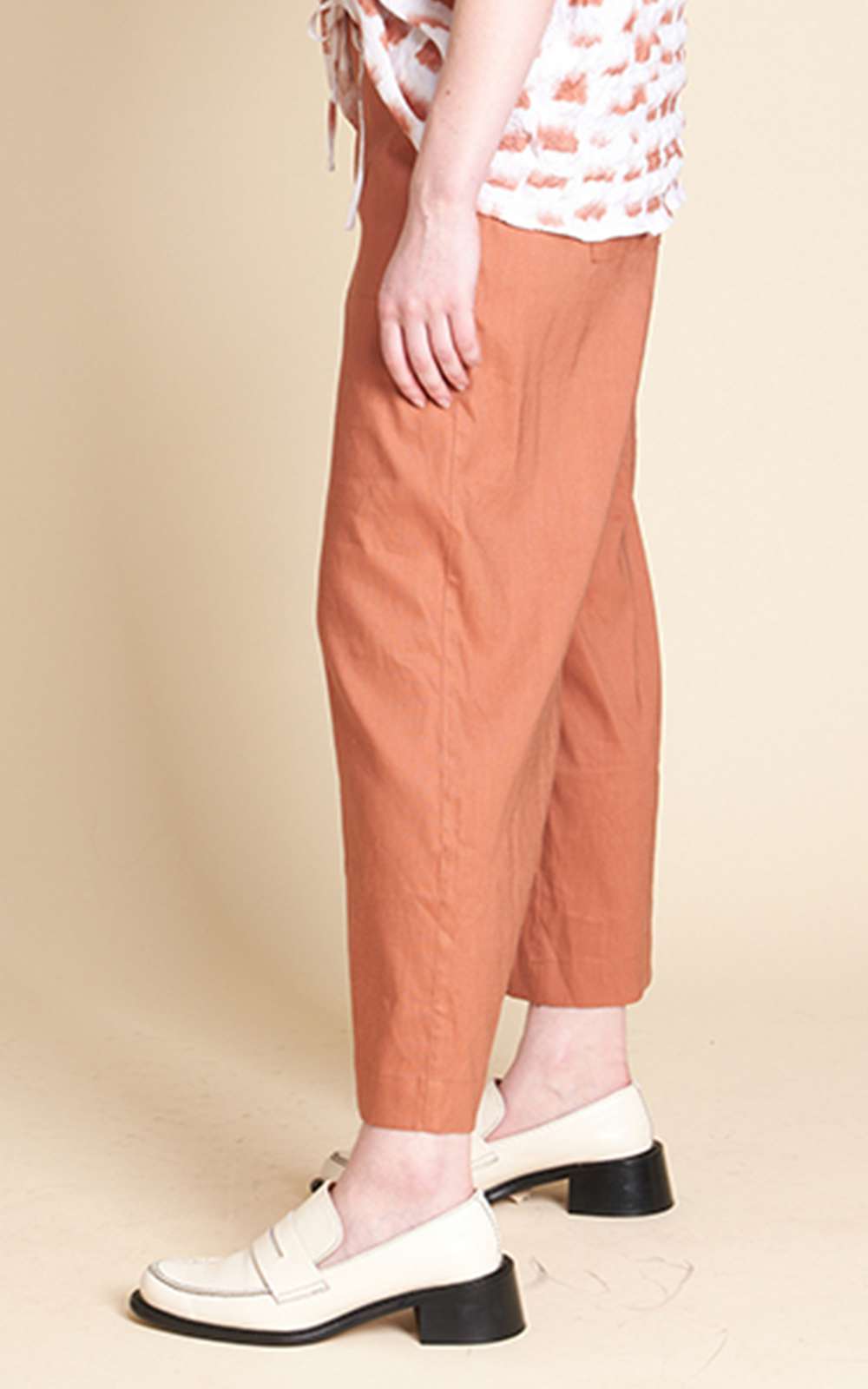 The Sadie Pant product photo.