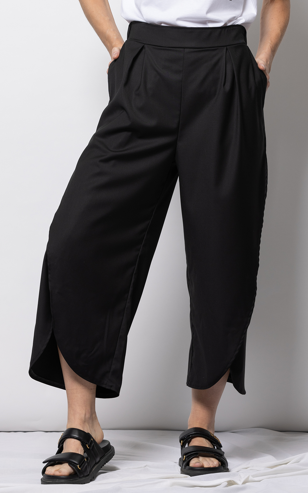 Romy Pant product photo.