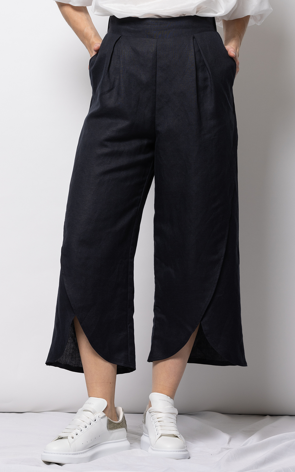 Romy Pant product photo.