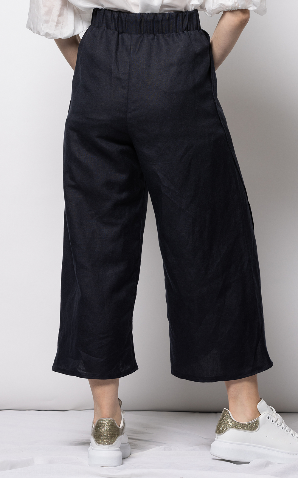 Romy Pant product photo.