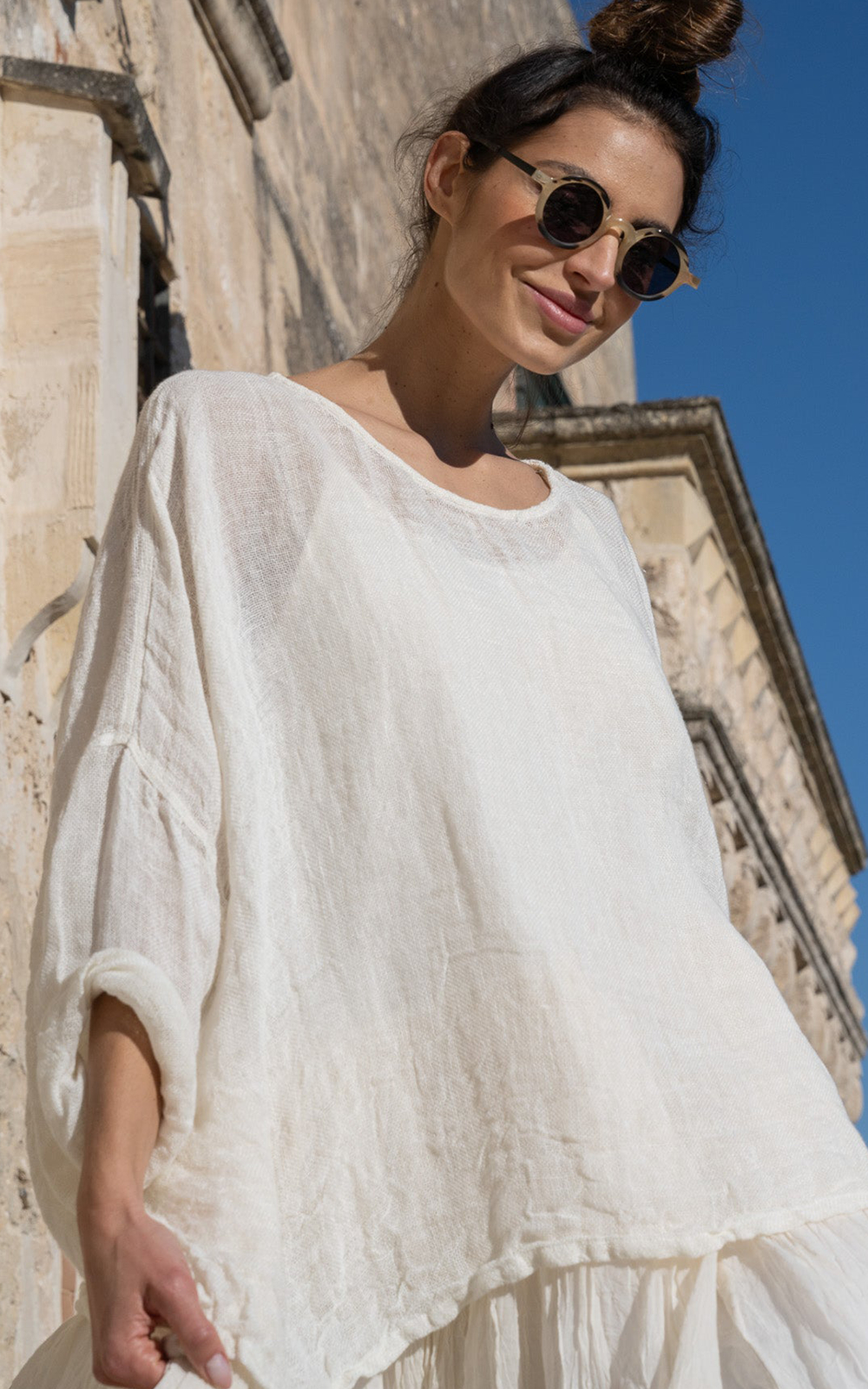 St Barts Top In Linen Gauze product photo.