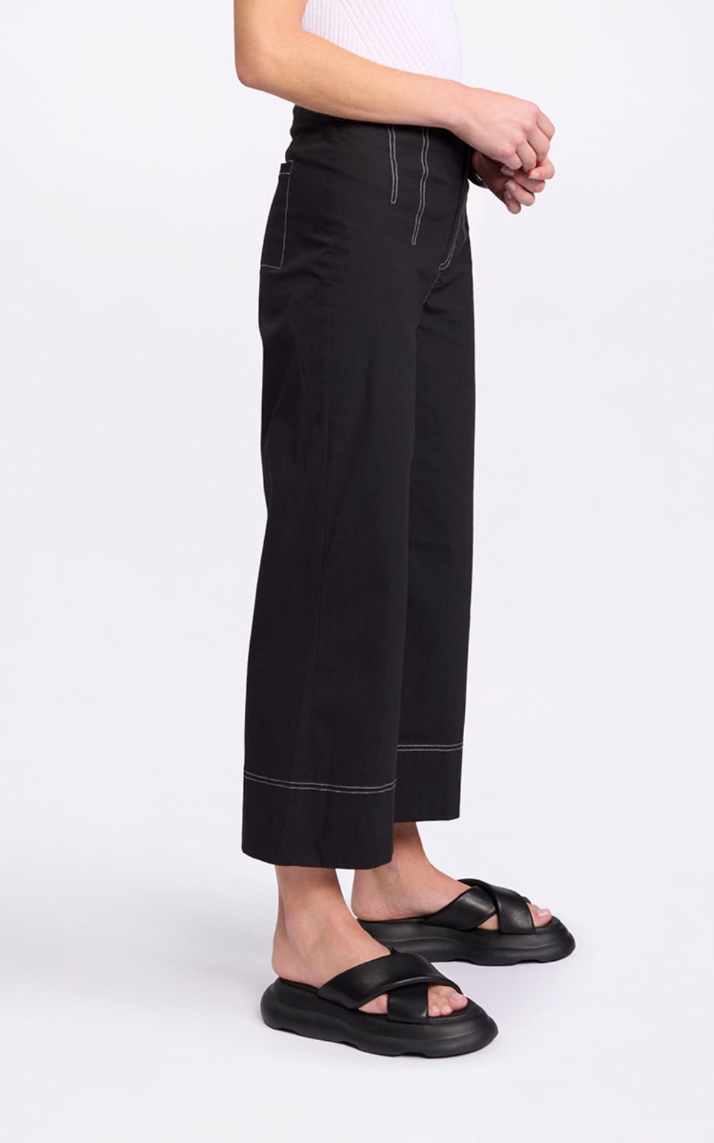 3/4 Wide Leg Pant product photo.