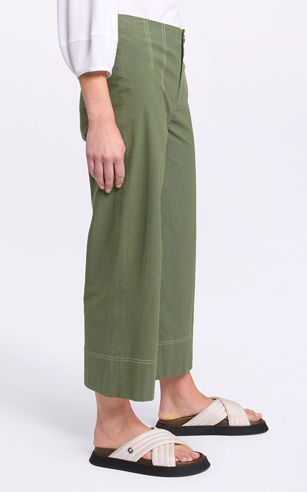 3/4 Wide Leg Pant product photo.