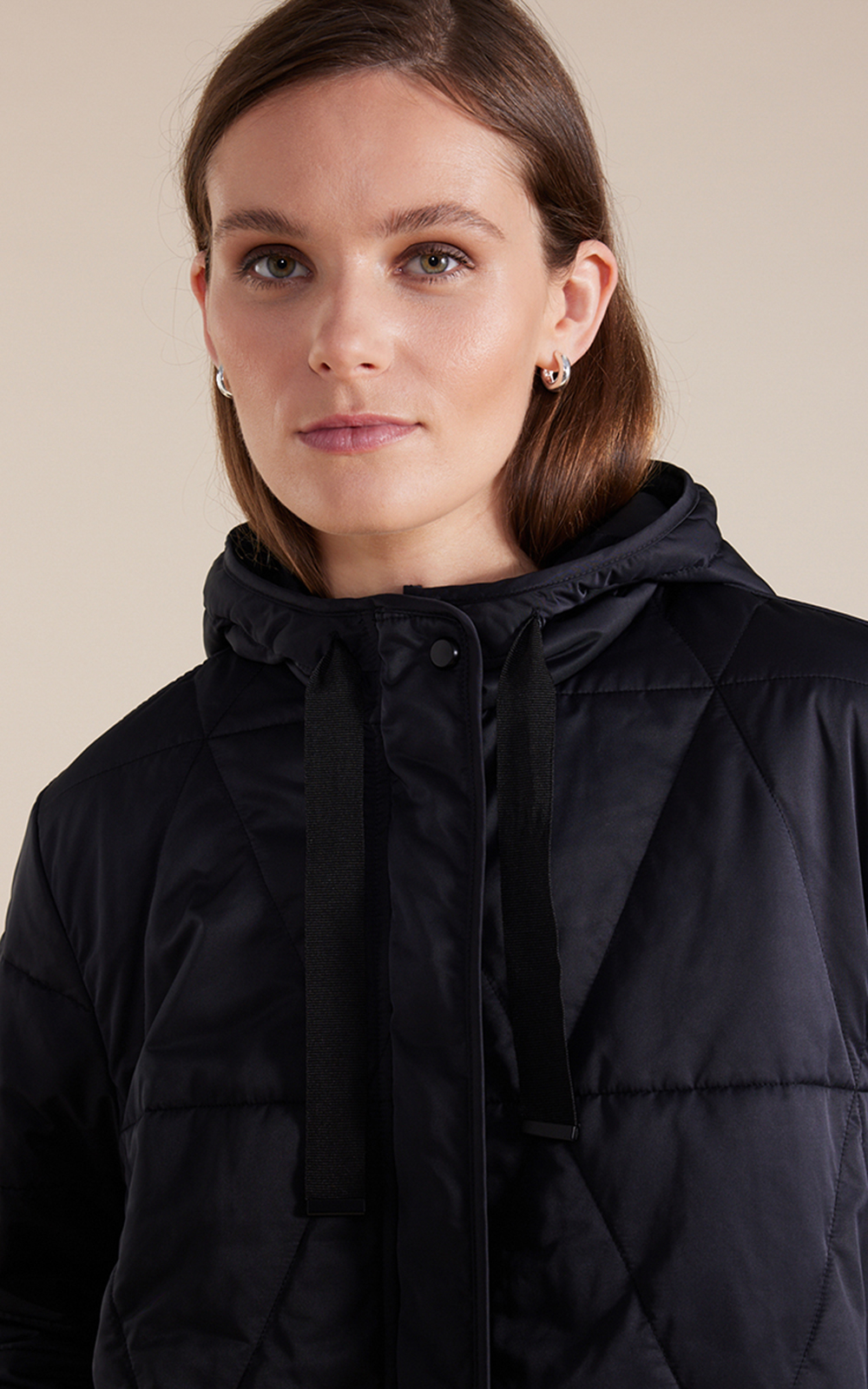 L/S Essential Quilted Puffa product photo.