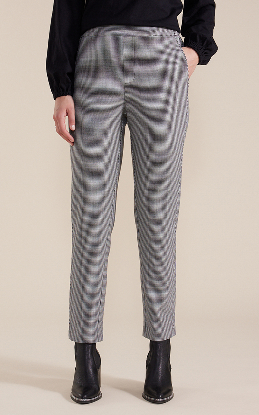 7/8 Cigarette Leg Pant product photo.