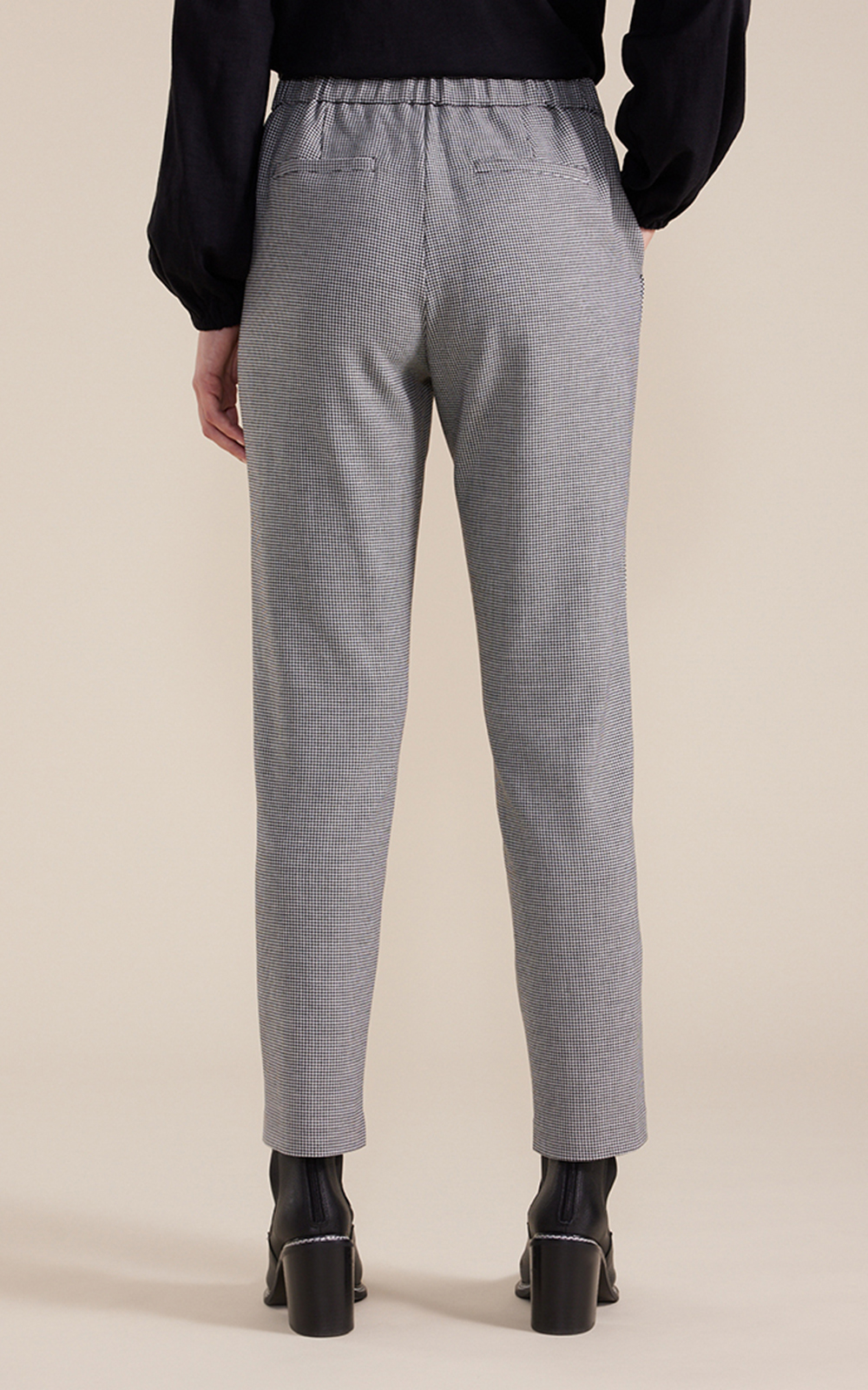 7/8 Cigarette Leg Pant product photo.