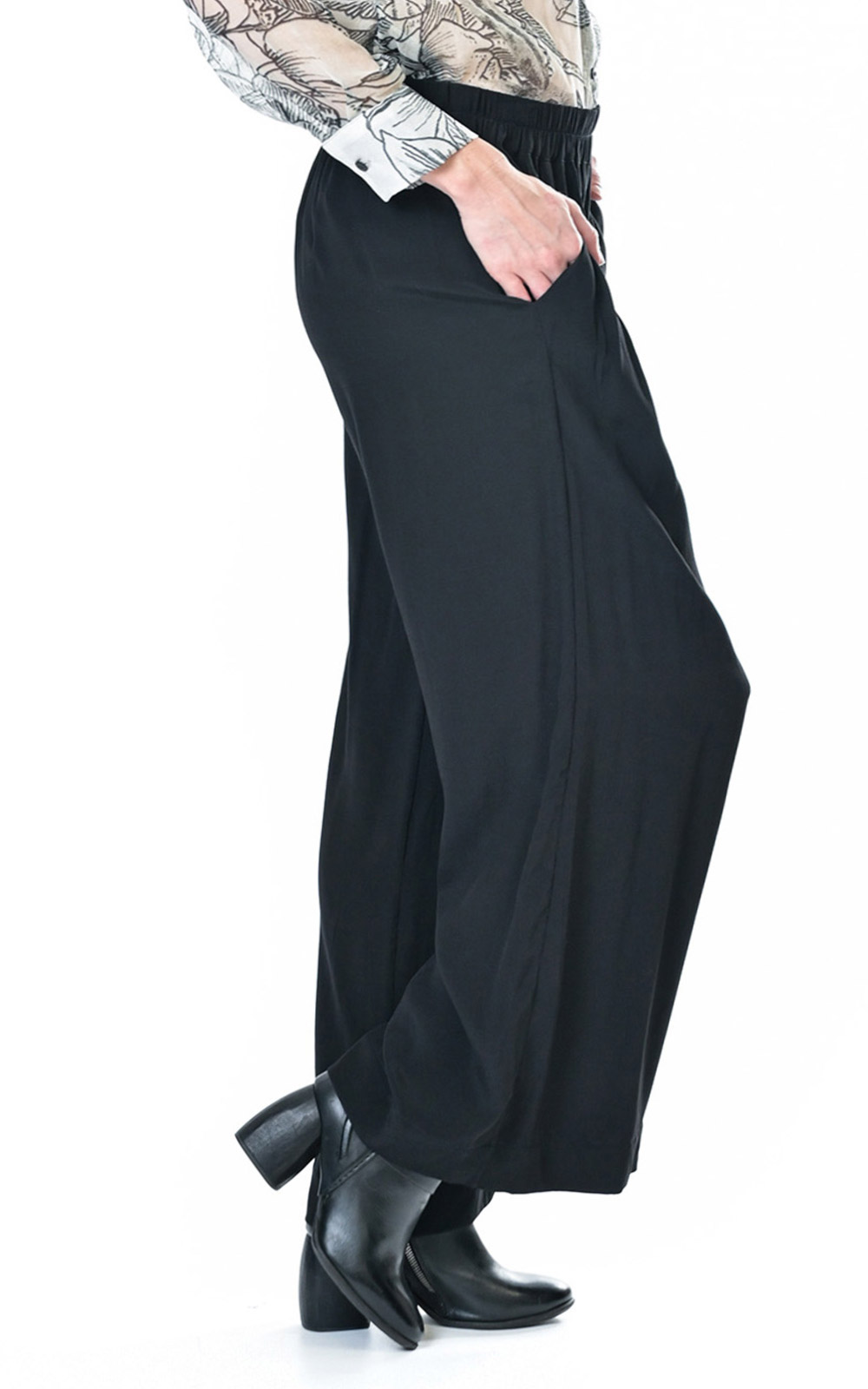 Crepe Loose Wide Leg Pant product photo.