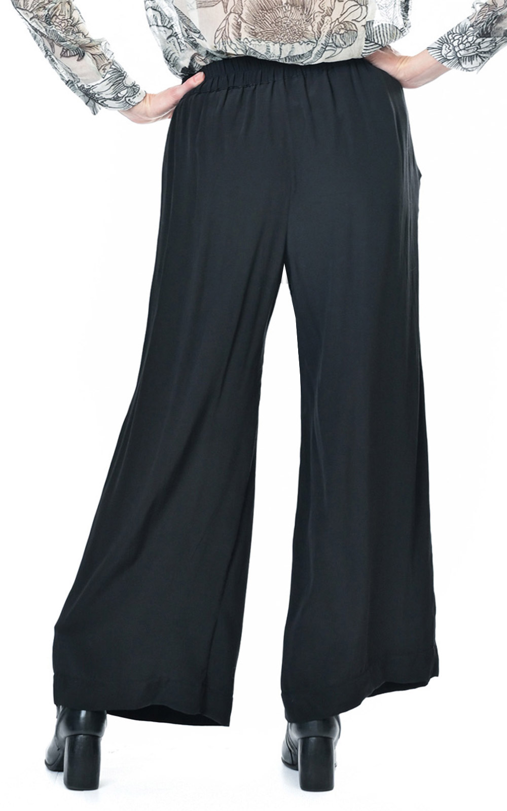 Crepe Loose Wide Leg Pant product photo.